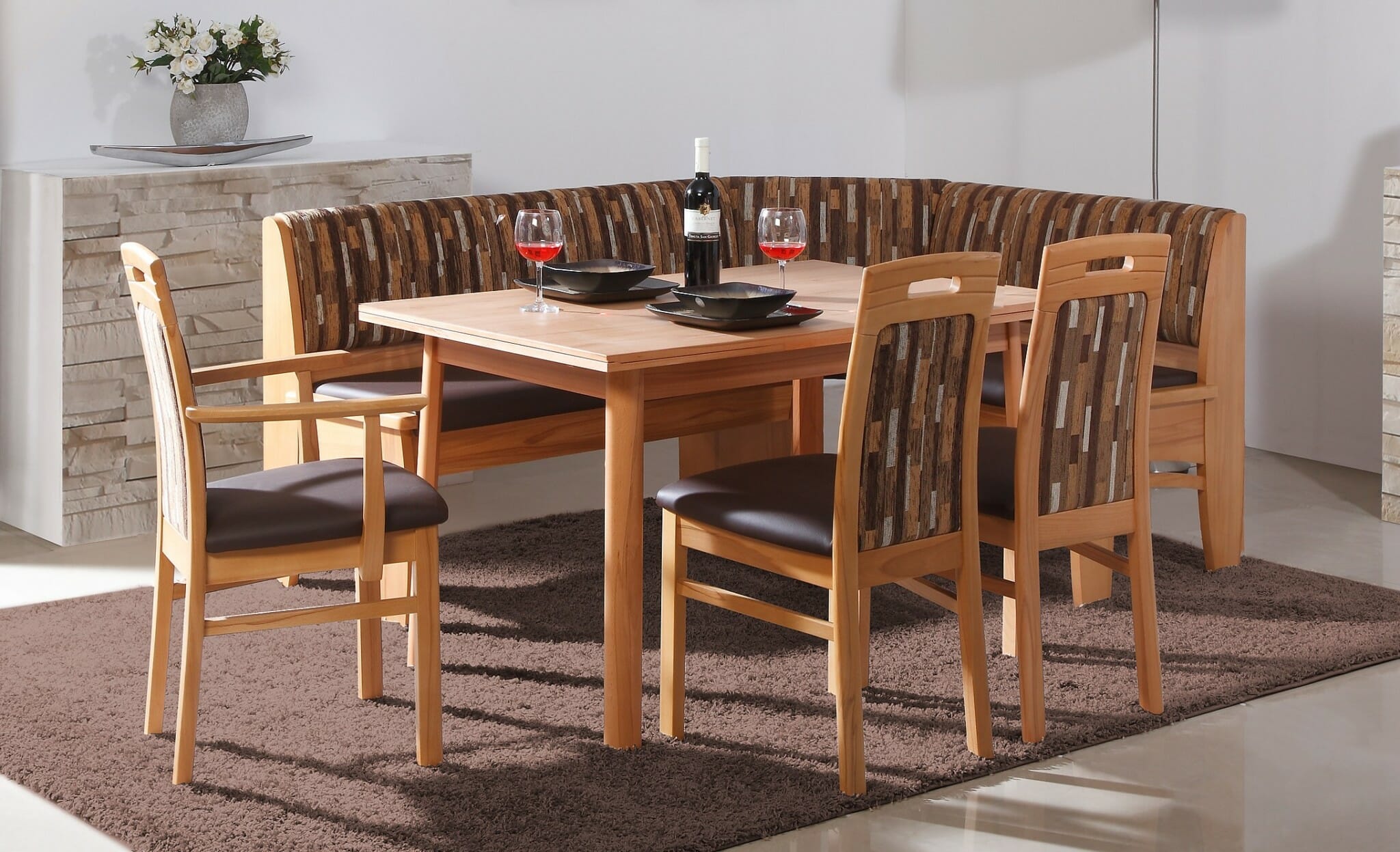 Featured image of post Corner Bench Table With Storage / If storage would take up needed and corners are not really used in a dining room.